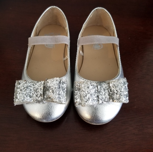 Children's Place Shoes Childrens Place Silver Glitter Mary Jane Shoes